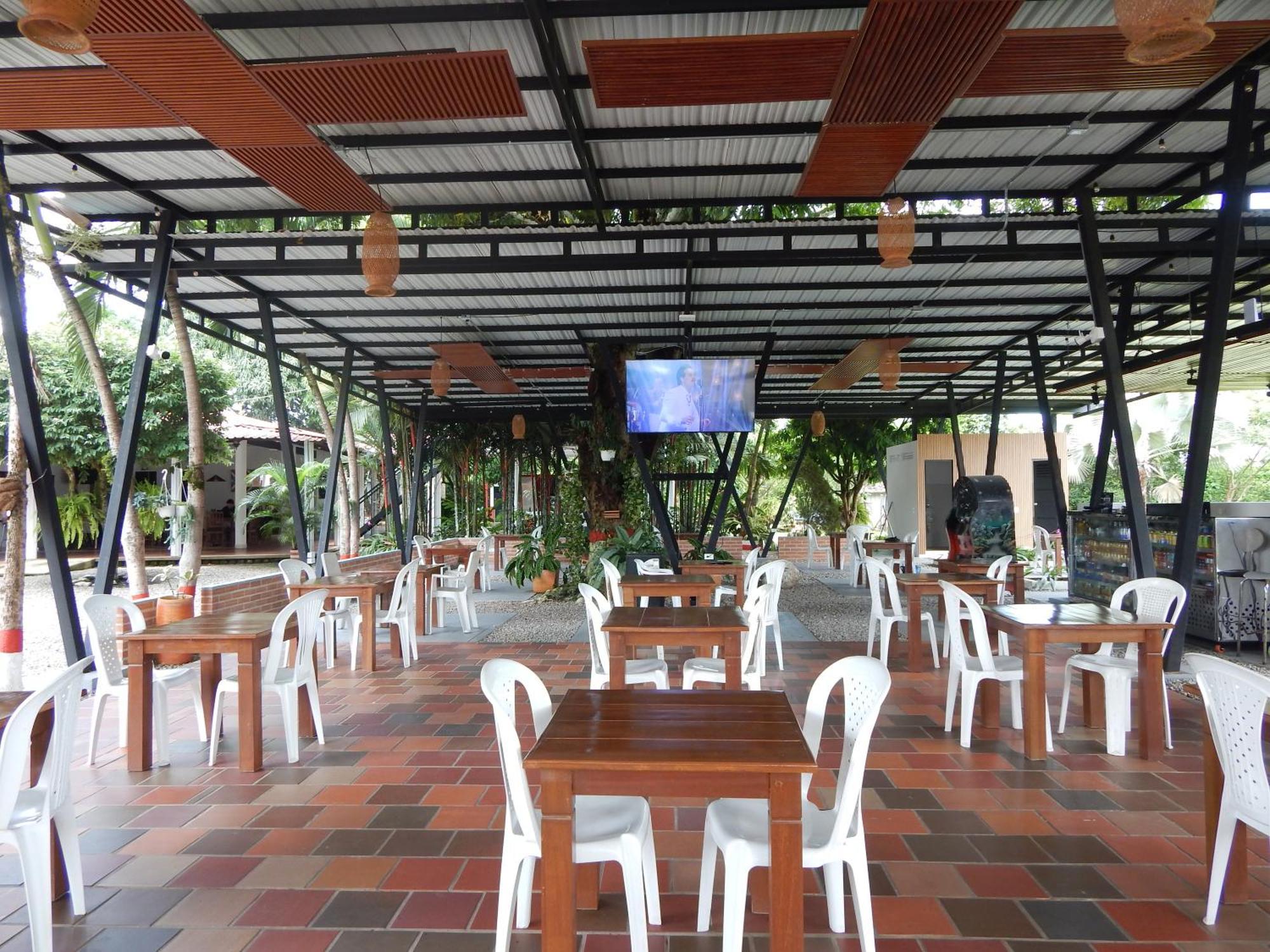 Hotel Campestre Las Palmas Sas 比亚维森西奥 外观 照片