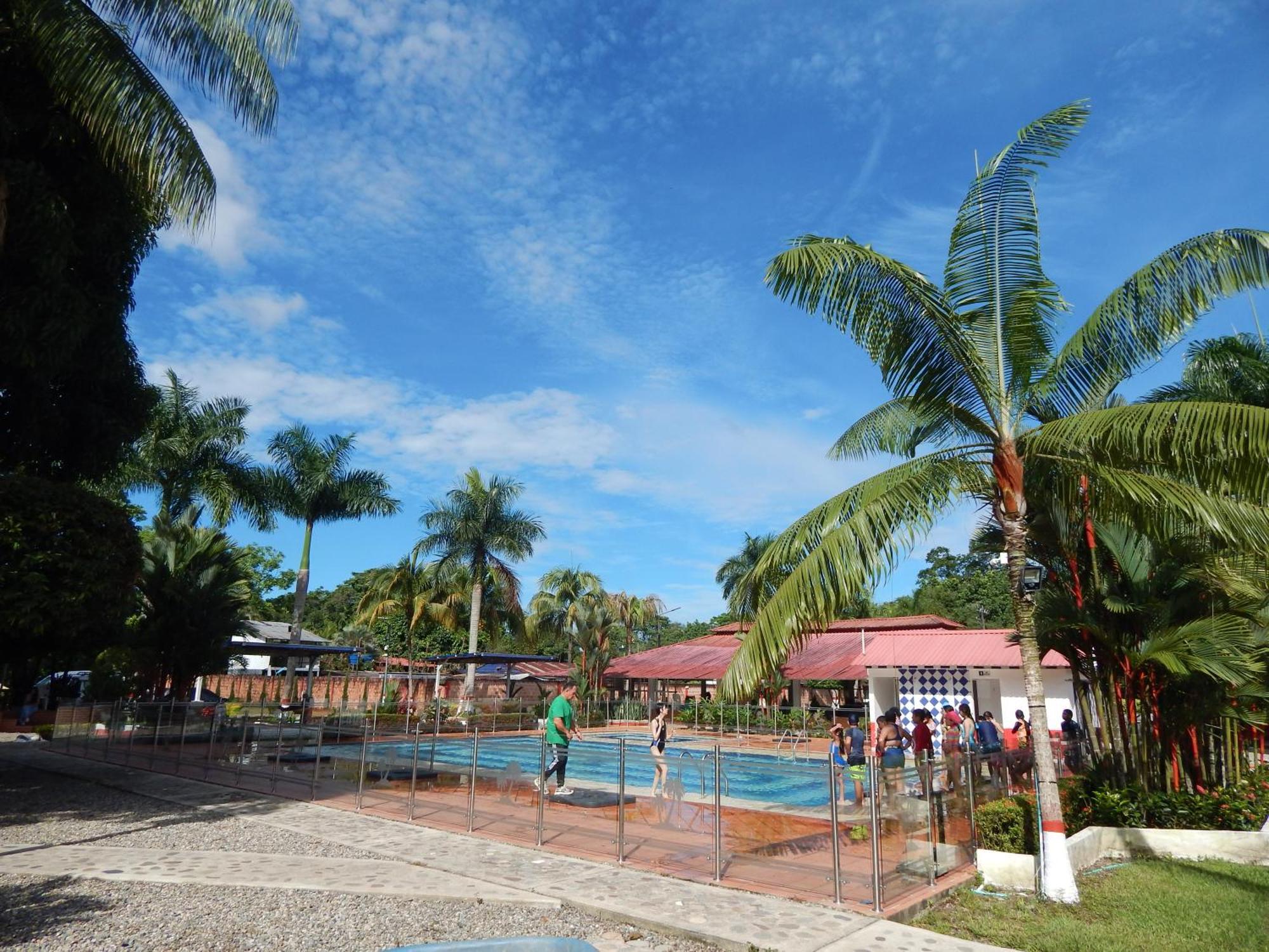 Hotel Campestre Las Palmas Sas 比亚维森西奥 外观 照片