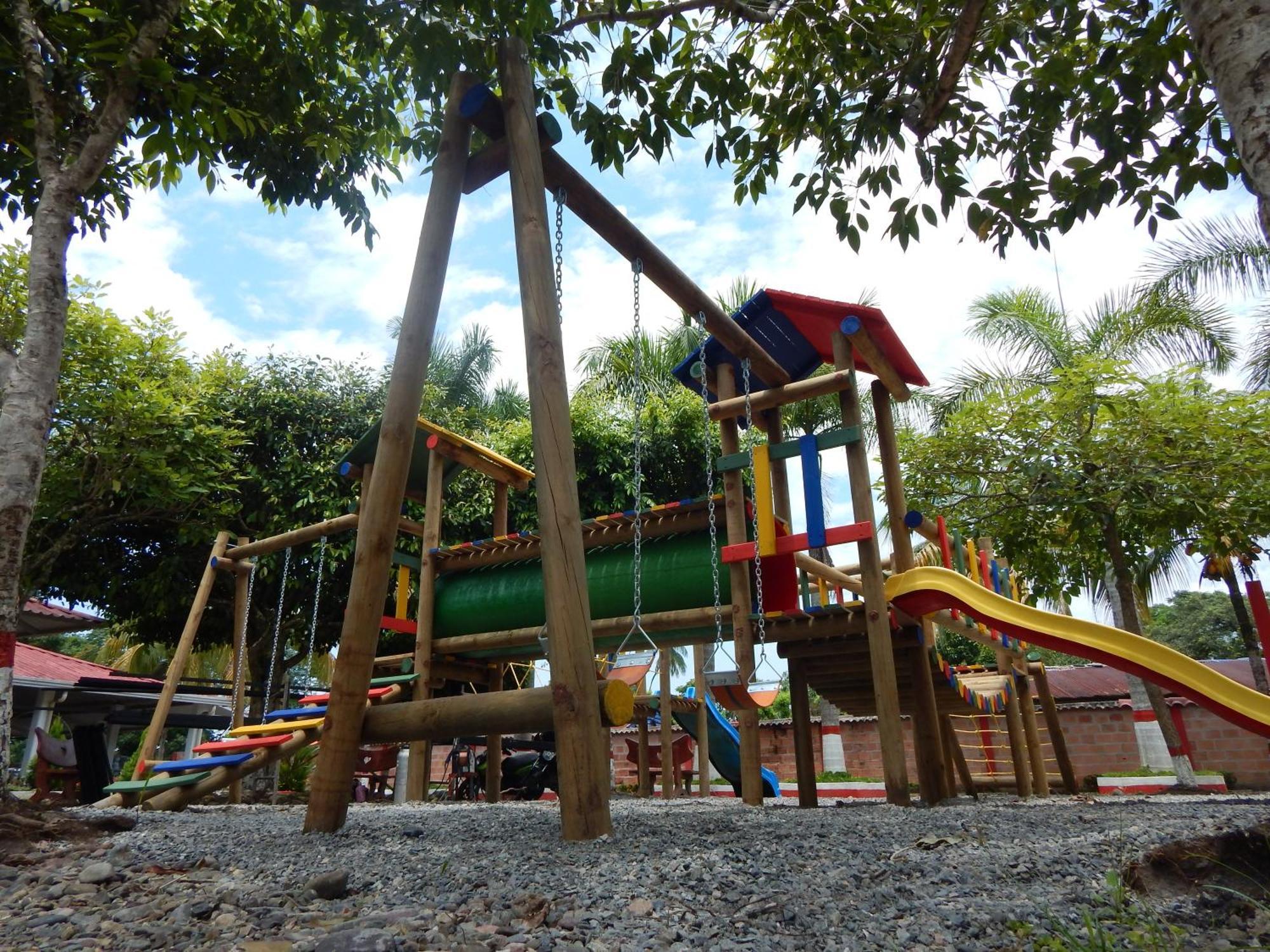 Hotel Campestre Las Palmas Sas 比亚维森西奥 外观 照片