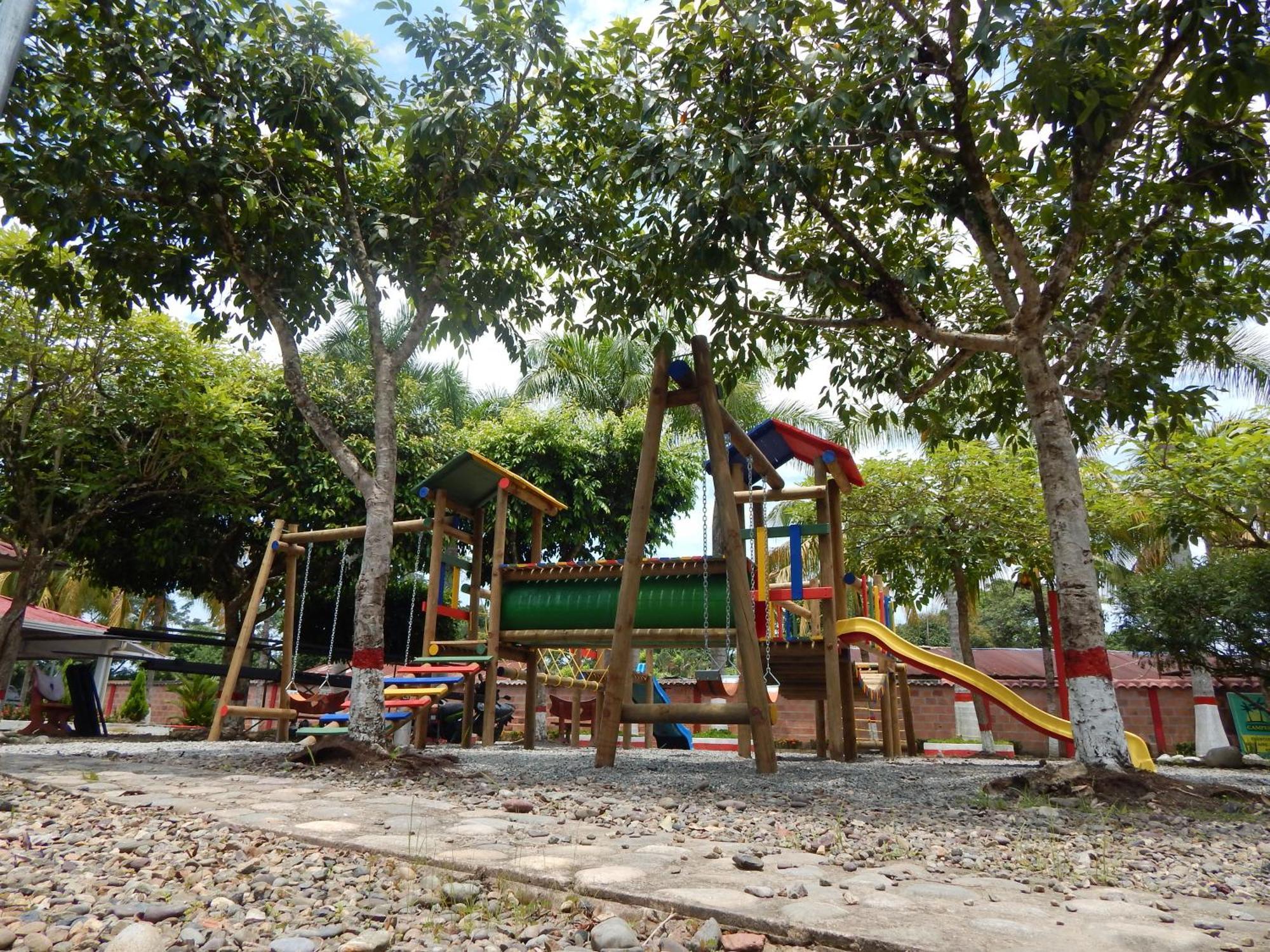 Hotel Campestre Las Palmas Sas 比亚维森西奥 外观 照片