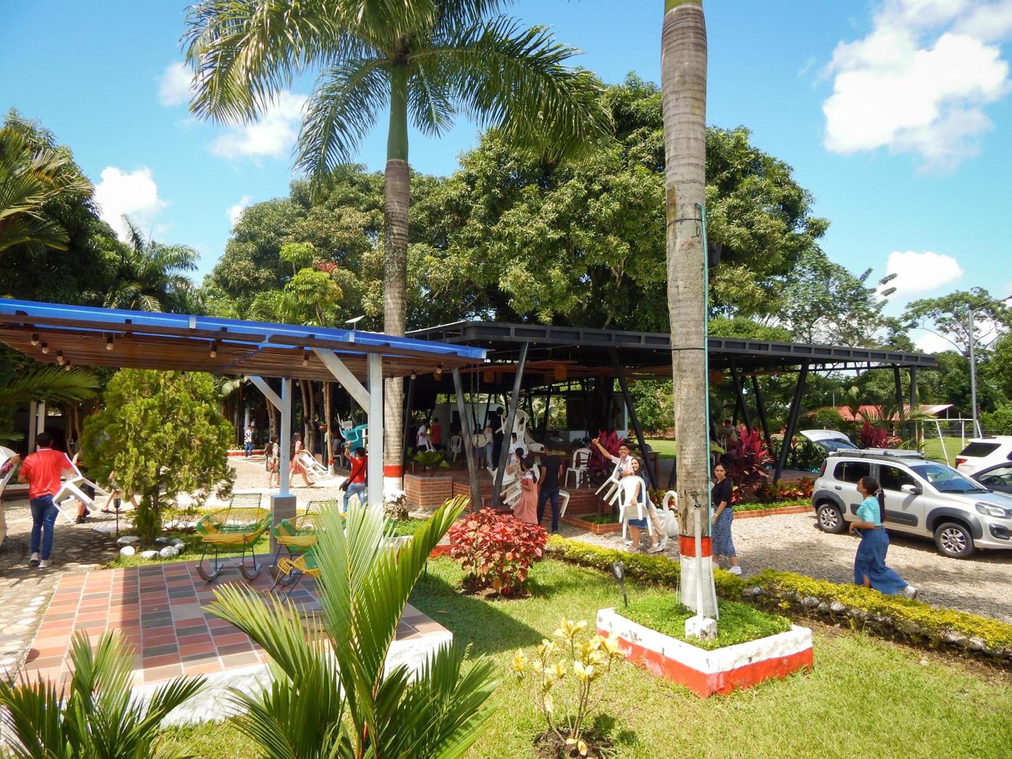 Hotel Campestre Las Palmas Sas 比亚维森西奥 外观 照片