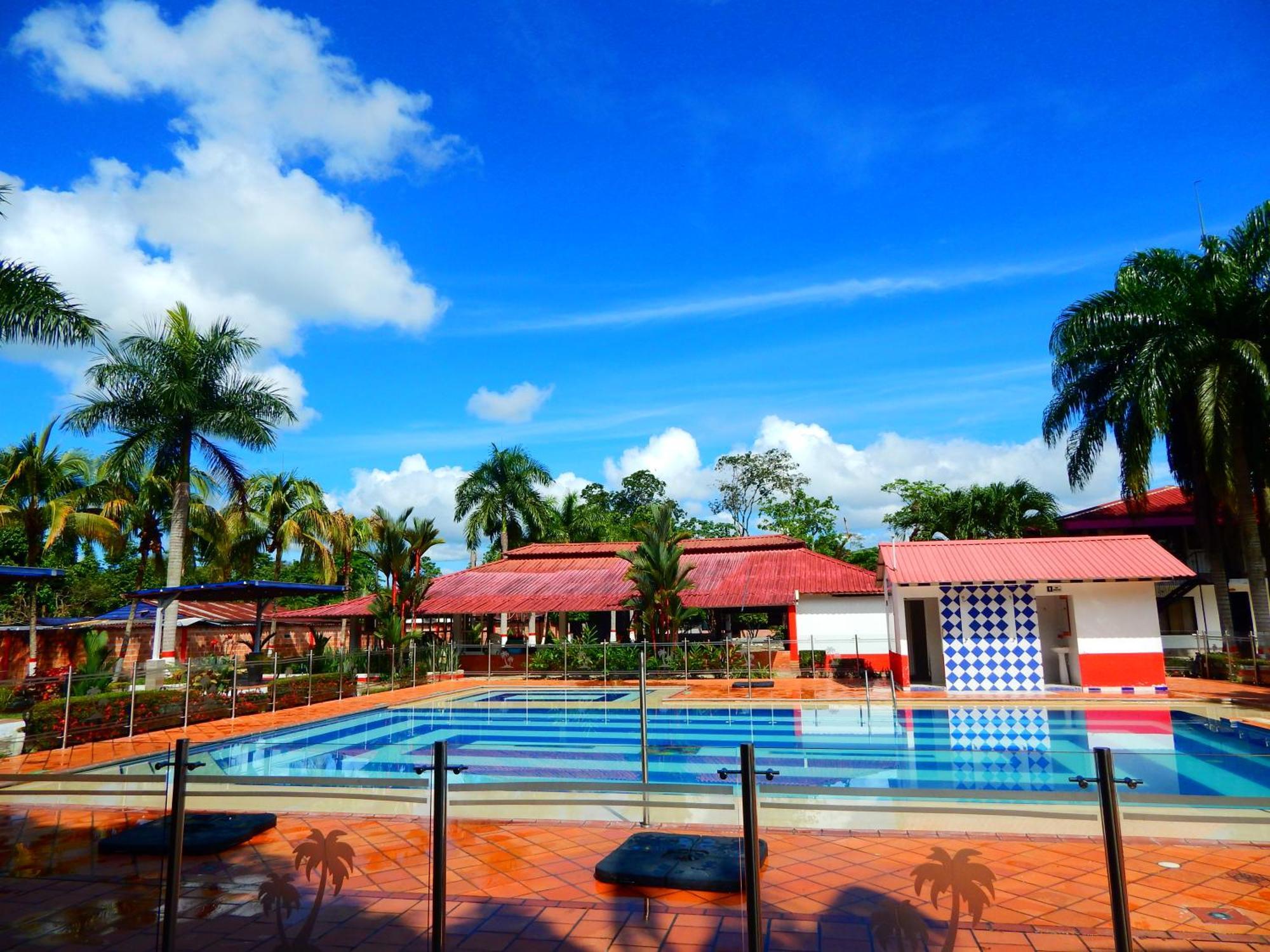Hotel Campestre Las Palmas Sas 比亚维森西奥 外观 照片